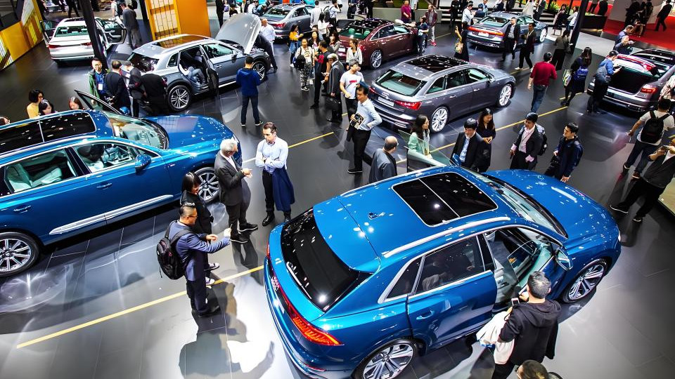 真损！阿维塔前高管，嘲讽某车企订单造假：今年订单已超5000万辆