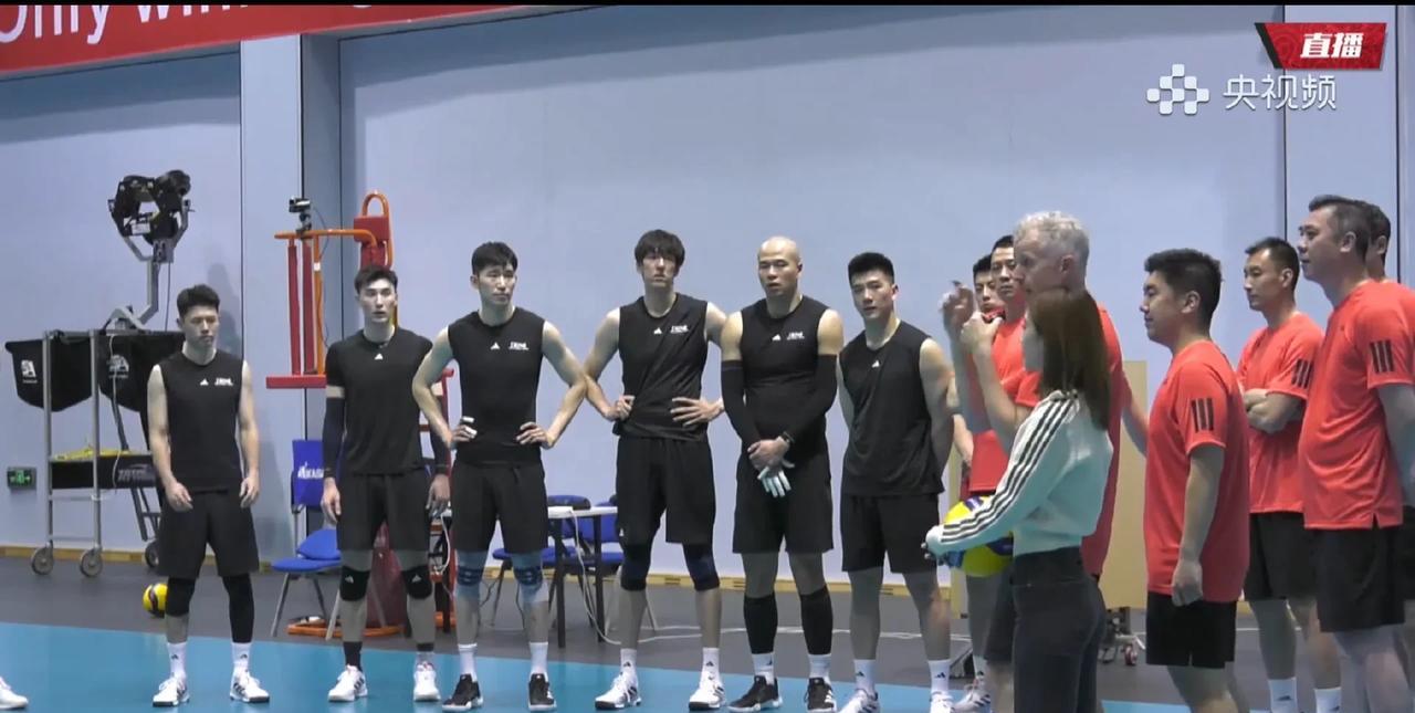 【直播总结】中国男排训练
1.队伍会对排球技术进行月度分析
2.发球跳发时速必须