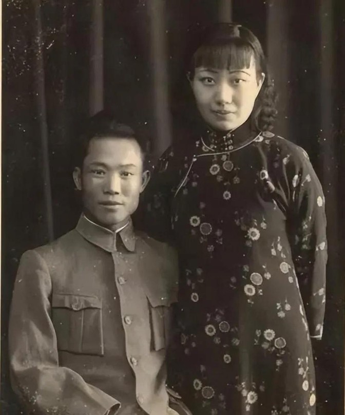 1925年，陈诚回家奔丧。7年不见的妻子，想与他同房。妻子刚到床上，就被他强行推