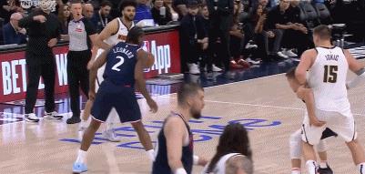8分了！小卡完成抢断反击一条龙！
在今天NBA季后赛快船对掘金的第四节比赛中，伦
