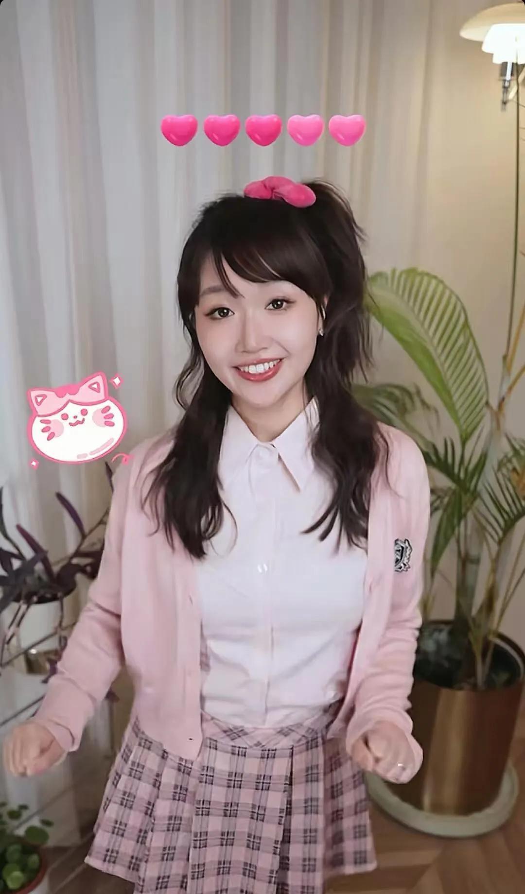 麦琳千禧辣妹造型出圈：事业赋予女性的蜕变魔力
当#麦琳 千禧辣妹#的词条空降热搜