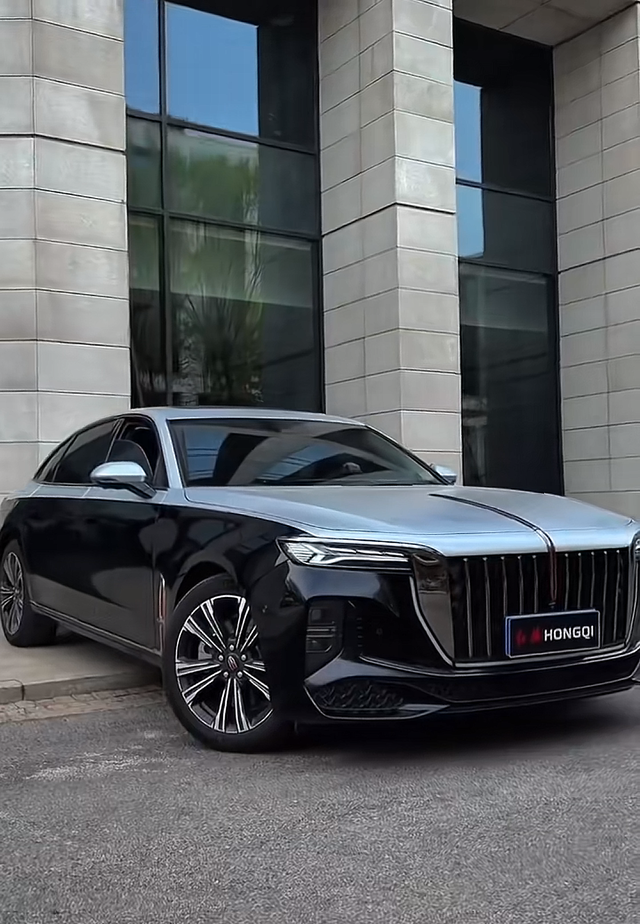 帝豪改这种双拼色
五代帝豪改这种双拼色好不好看？有没有人改色的看看效果。