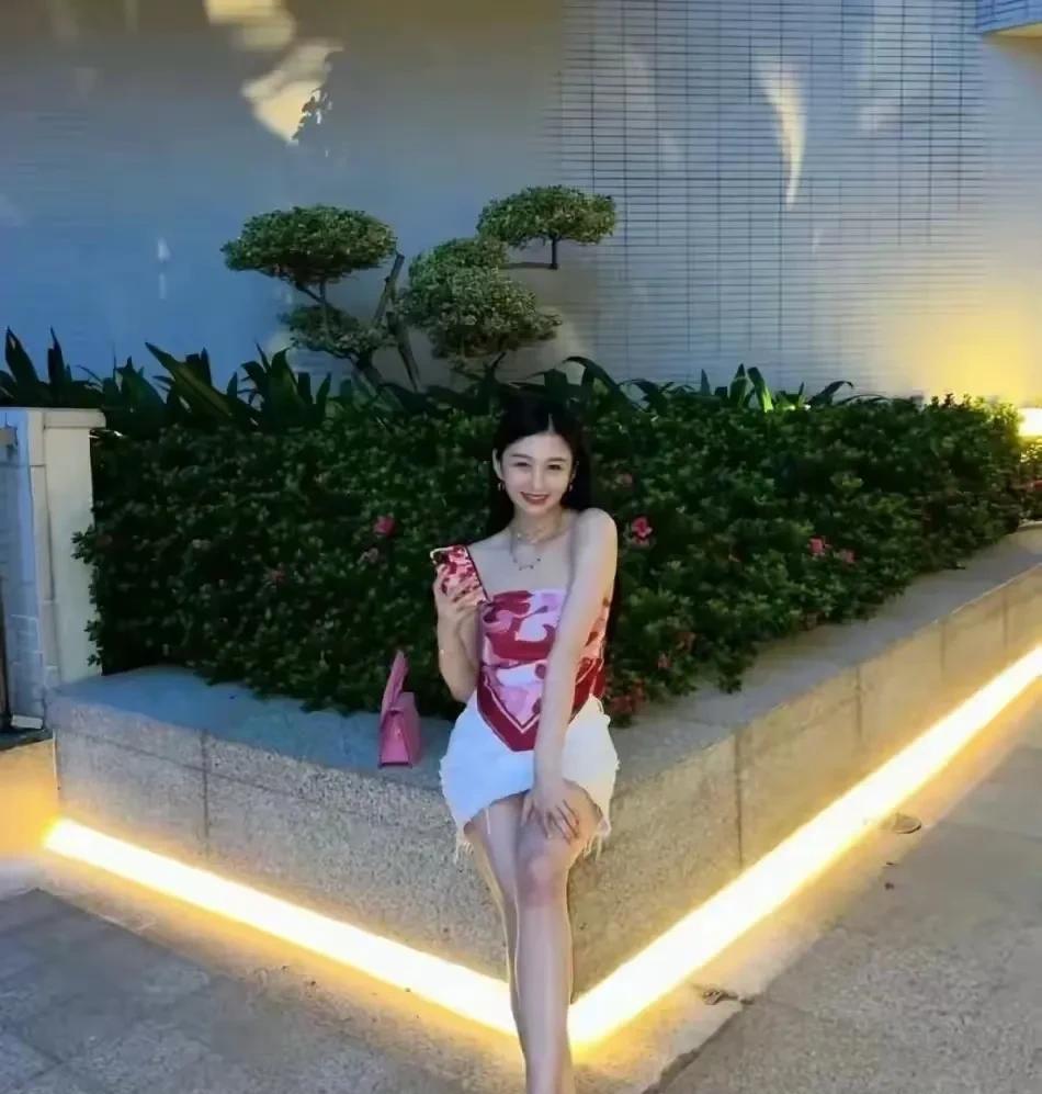 沈月大长腿，太美噜