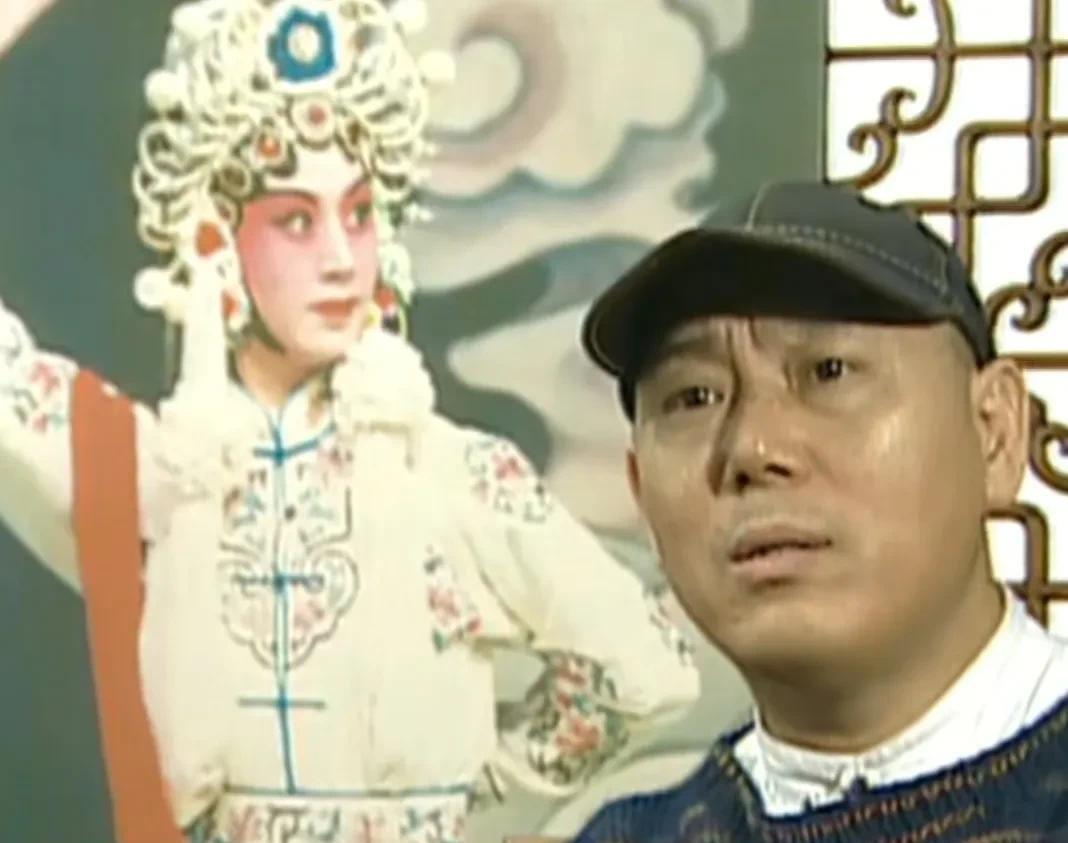 演员李诚儒说：“有次一个朋友请我吃饭，除我之外，还请了许多圈内有头有脸的人，在上