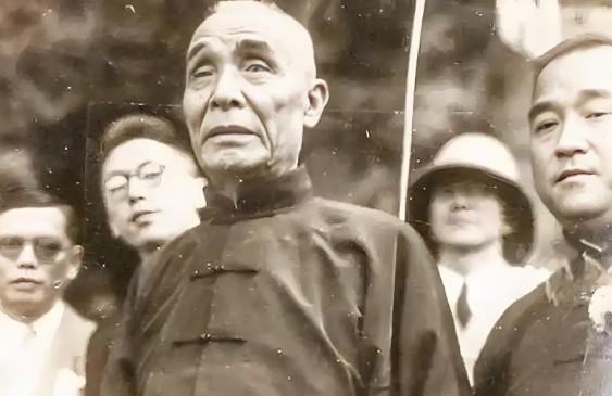 民国时期，上海滩“宁波帮”头面人物、沪上大闻人、商界“阿德哥”虞洽卿，因为大肆扩