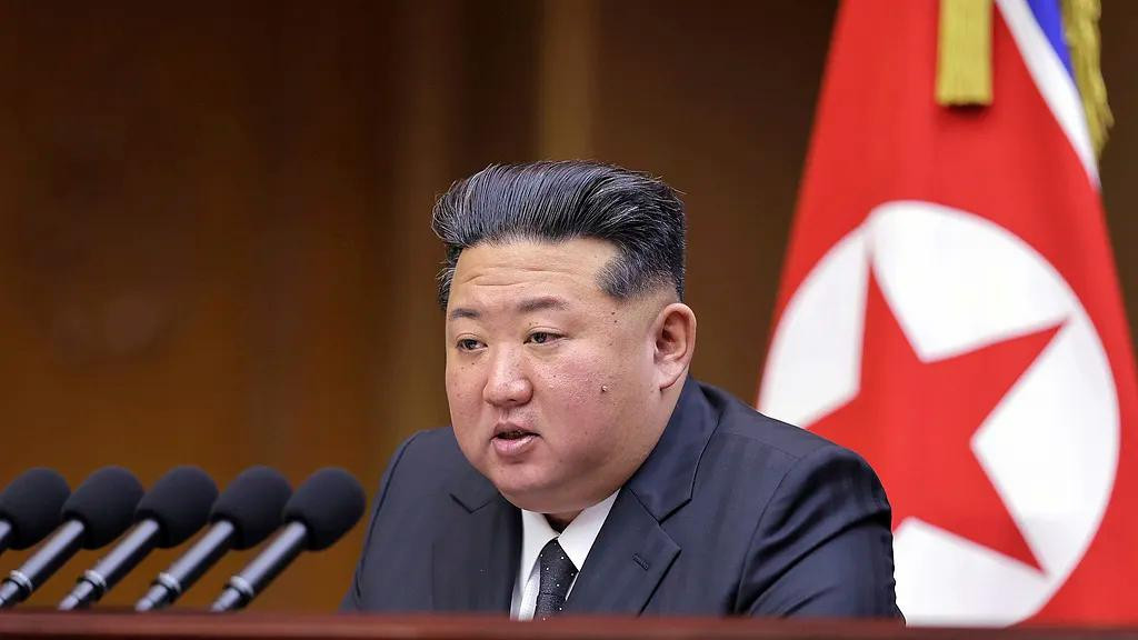 金正恩与李在明同日就朝鲜核问题表态，并都谈及到了美国