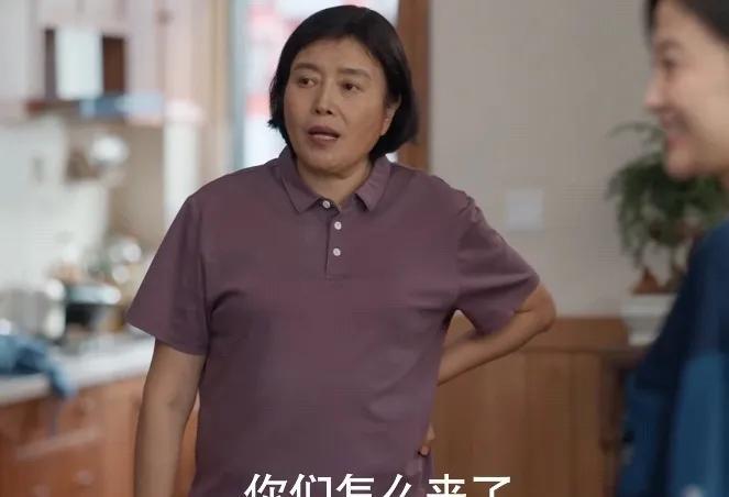 《我的后半生》第21集预告：
吕阿姨的女儿来老沈的家里接她回家，吕阿姨有点儿不高