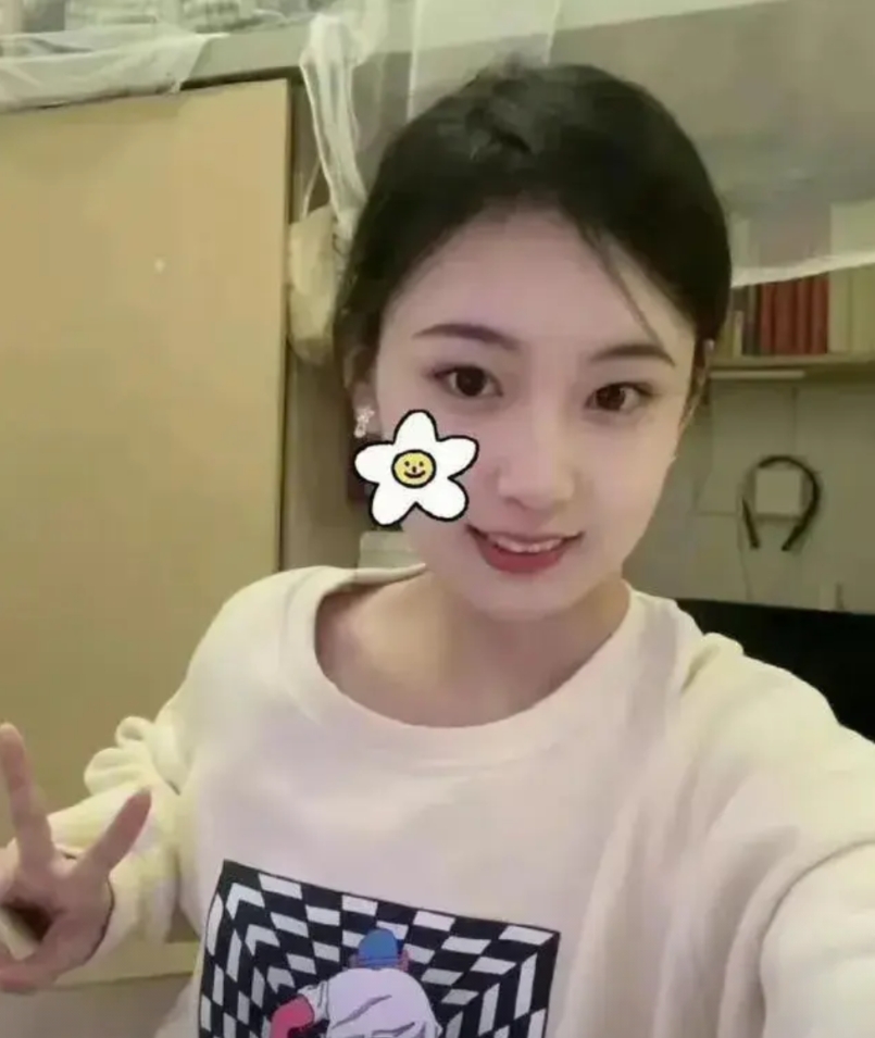 最有性幻想狂想症的三大女生。
1川大张薇，在广州地铁诬告农民工偷拍，证明错误后还