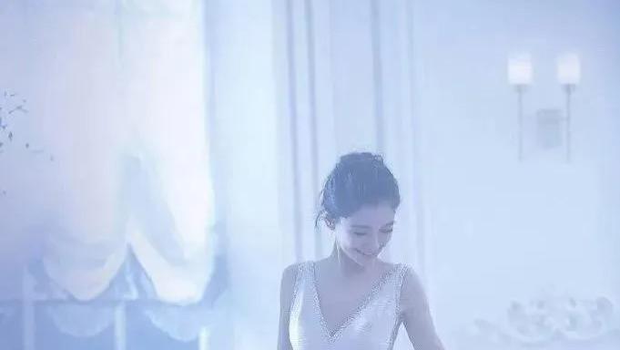 “从质疑到圈粉，Angelababy演技逆袭！幕后付出与角色感情曝光，背后暗藏多少惊人的秘密？”