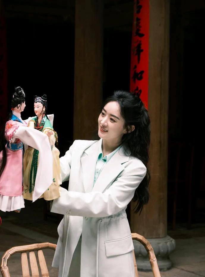 《在人间》能否为国产悬疑剧破局
         即日，由赵丽颖、尹昉主演的8集