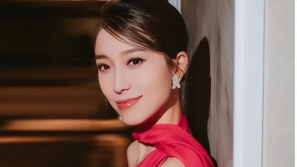徐伟栋与姚子羚：从荧幕搭档到现实中的微妙情愫