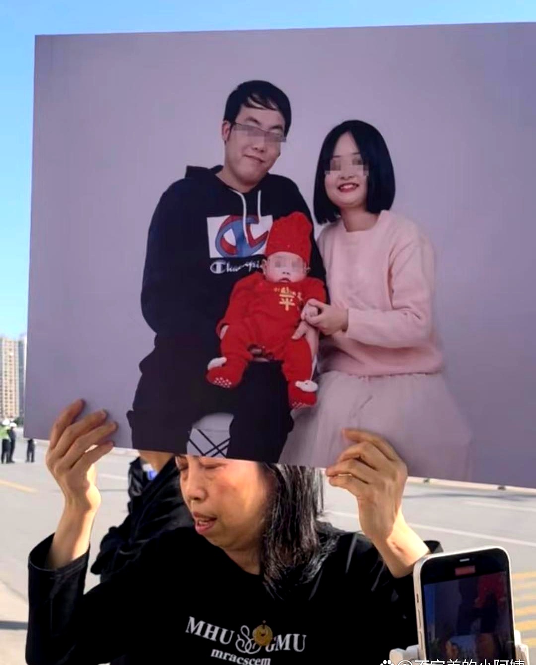 这速度，简直是飞天遁地！

2024年国庆节刚过，景德镇就出了桩大事。一个开