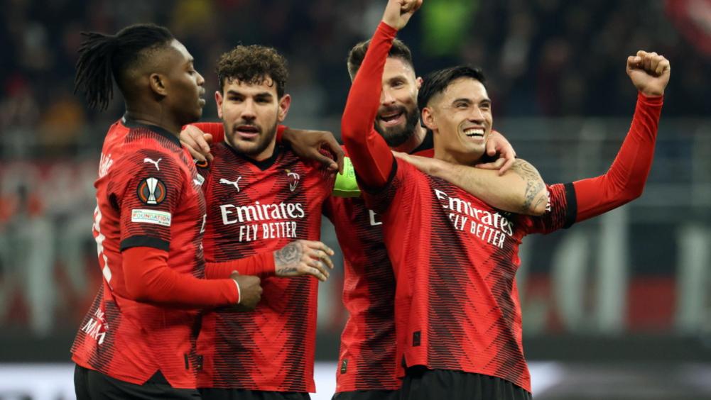 意甲焦点战：AC米兰VS拉齐奥，红黑军团主场冲连胜，蓝鹰欲破客场魔咒