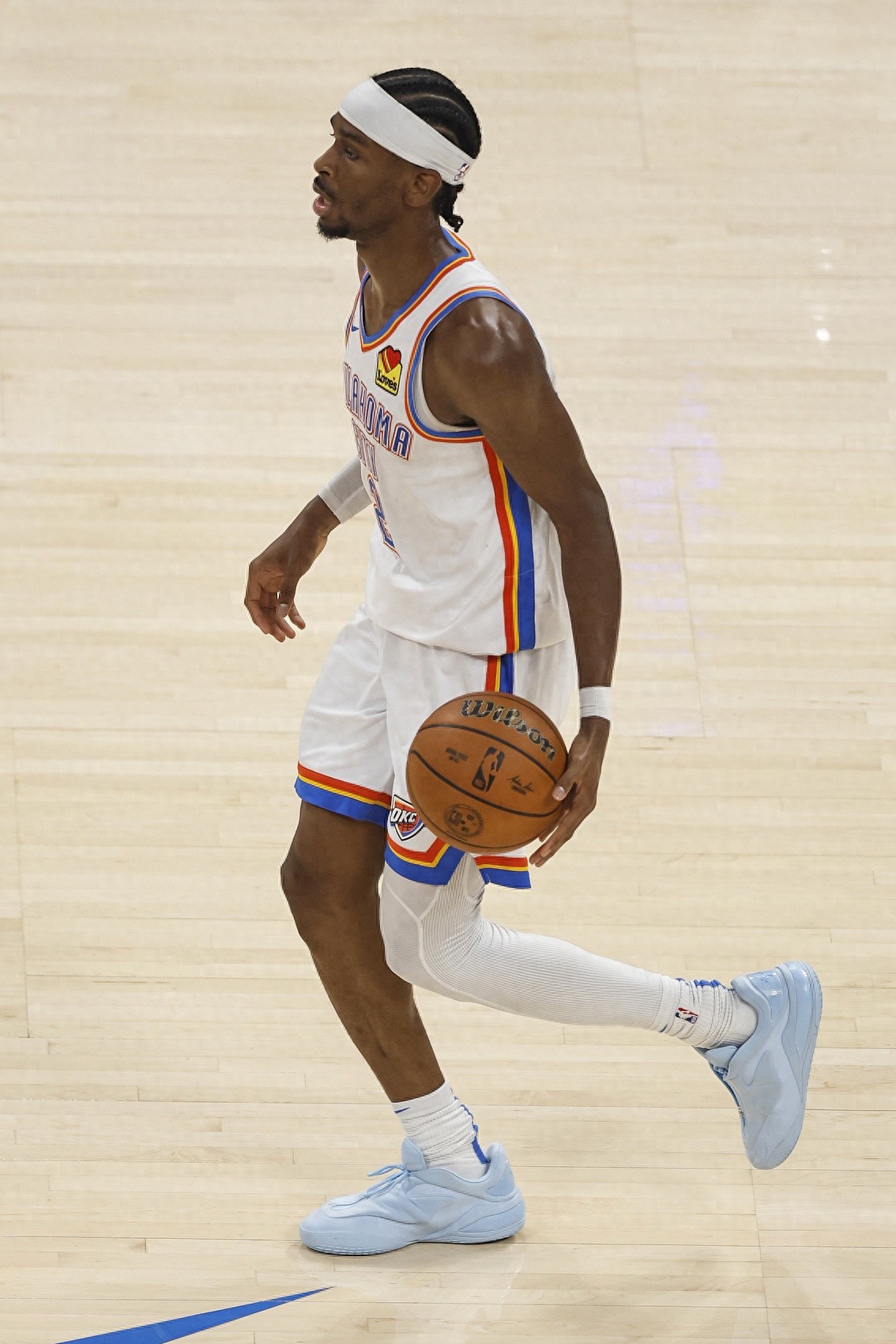 雷霆103-91战胜步行者，获得2025NBA总冠军！
赛后，雷霆球星亚历山大接