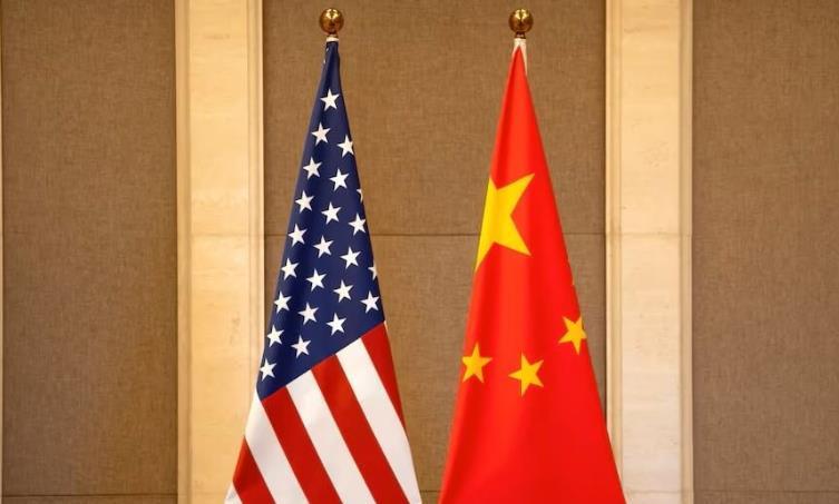 中国出手！限制30-40名美国人离境。
根据英国媒体当地时间周三（30日）援引知