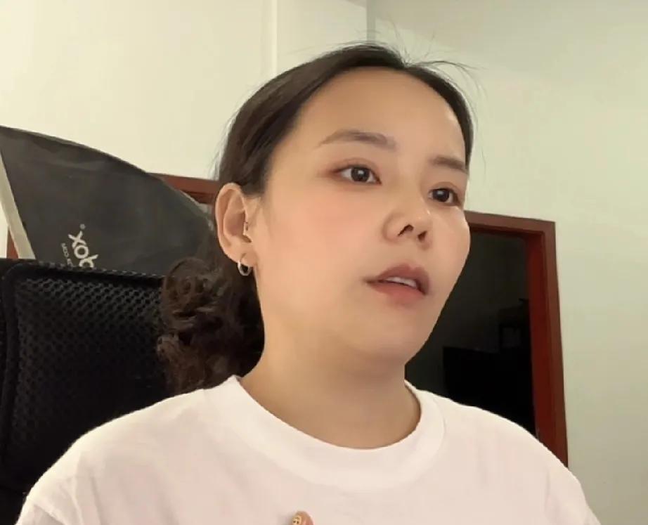 如果静妹妹真的是二漂亮，三石敢这么放事吗？
大家一直质疑那牙妹是度娘家的二漂亮，
