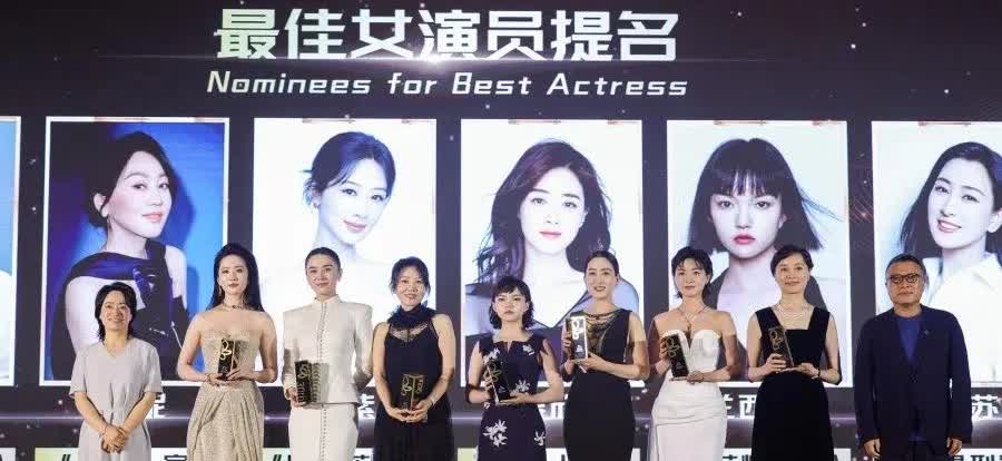 白玉兰提名晚宴！来参加的男演员和女演员的大合影，视帝和视后就在其中。

女演