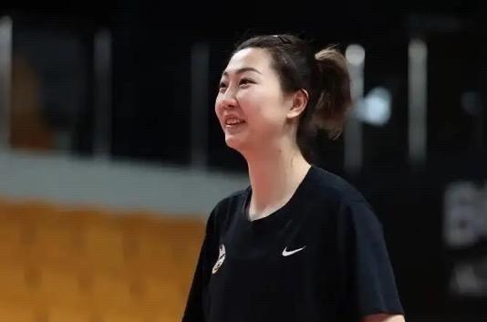 袁心玥：这是我第一年的留洋季，然后能来到瓦基弗我觉得非常高兴。因为曾经也有我们中