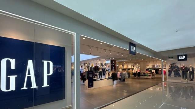 GAP中国两年半“自救”上岸：签约成毅、全渠道“刷分”、全国拓店