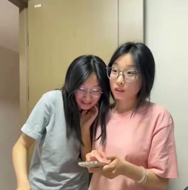 女孩高考只考了288分，居然还上了《人民日报》，这在全国也是独一份吧，谁规定只有