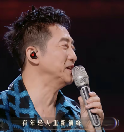 这可能是
庾澄庆最正确的决定！
因为肖战也喜欢​《整晚的音乐》在跨年演唱会上被肖