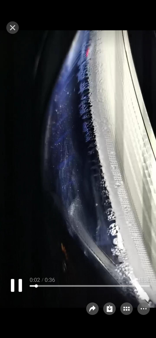 买十一代雅阁的车主
有没有遇到天冷大灯晚上开 灯里面有水珠 白天没有 白天开灯也