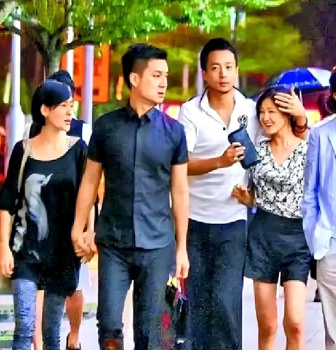 突发！
娱乐圈炸锅了！
小S被爆要退圈？
这事儿可不是空穴来风！
有知情人爆料，
