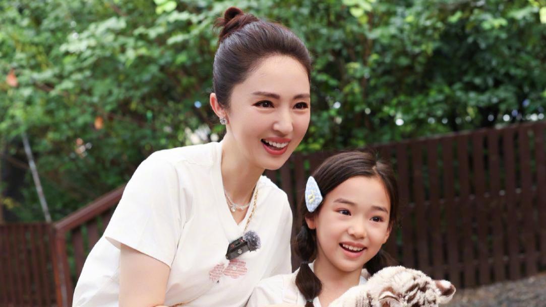 合作方曝董璇当年救夫窘境，20万接杂牌代言，二胎流产状态极差