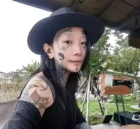 你能欣赏得到她的美吗？？？