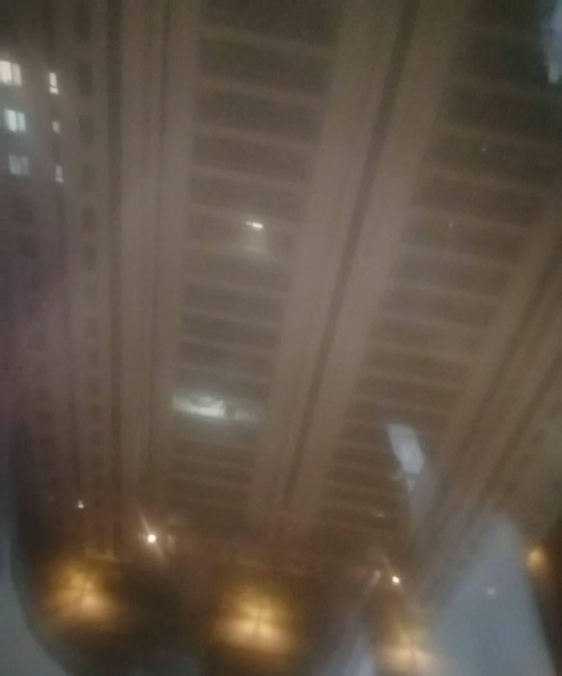 #头号创作者激励计划#
昨晚半夜被一场大雨惊醒，
昨天傍晚的时候天就阴沉沉的，感