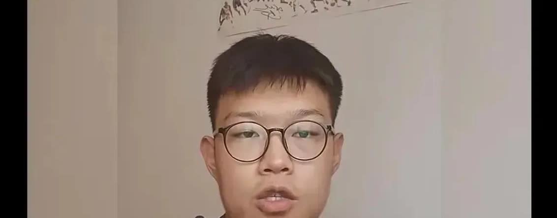 姜润泽估计后悔的后槽牙都要咬碎了吧
他怎么也不会想到
自己监控下给养父姜洪涛