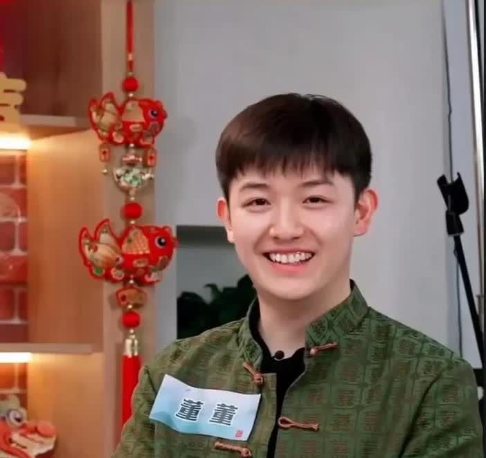 高考倒计时，从新生儿开始，
董礼貌才出生没几天，
董董就跟潇潇商议，让潇潇承