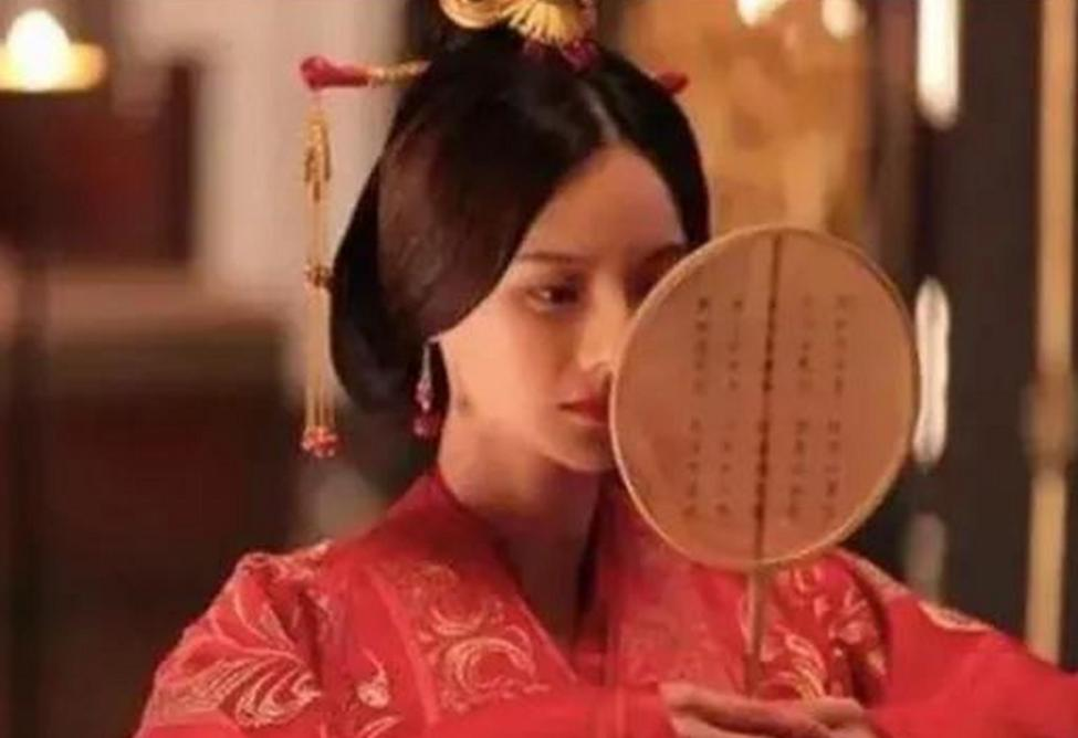 公元809年，唐宪宗趁郭贵妃不在宫里，想要临幸她的宫女郑氏，他说：“听说相士算出