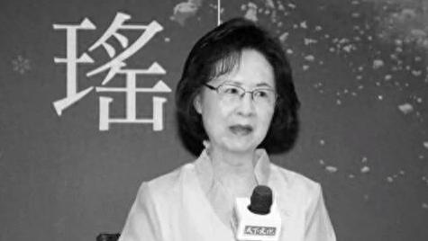 在琼瑶的文字中寻找青春的印记：优雅与智慧并存的生活艺术