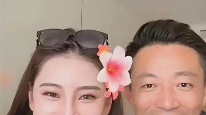 马筱梅“贤妻人设”崩塌：18岁写真+法院文件曝光，网友：她是谁？