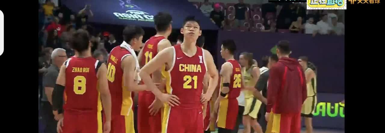中国男篮虽败犹如，89/90 输了一分不磕碜，胡明轩最后一投差一点绝杀对手，胡明