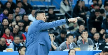 CBA常规赛，广东战胜天津。
赛后，广东队主教练杜锋接受了记者采访，并谈到了队内