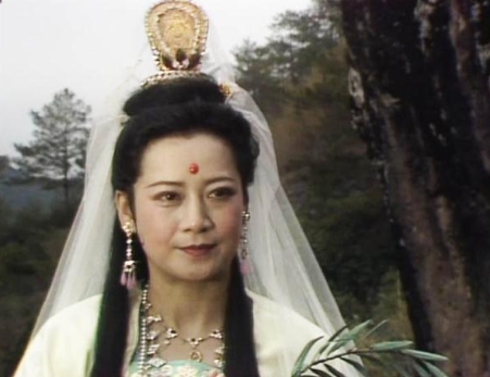 1982年，《西游记》到武夷山拍摄，连续三天都乌云盖顶，大雨滂沱，没办法开拍，杨