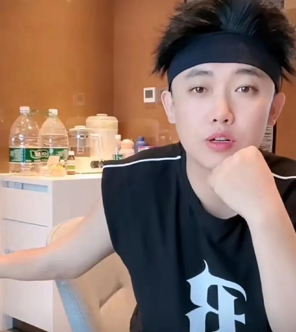 四川可乐直言辛巴带动整个行业发展，退网损失很大！
           四川可乐