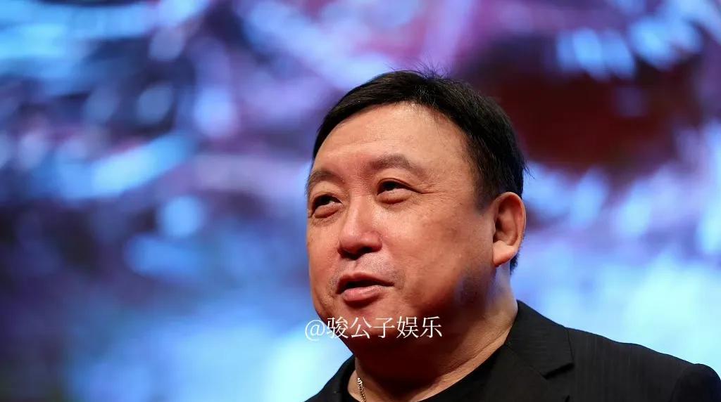 #王晶怼姜涛##王晶让姜涛滚出娱乐圈# 12日凌晨，导演王晶 发文怼姜涛：“香港