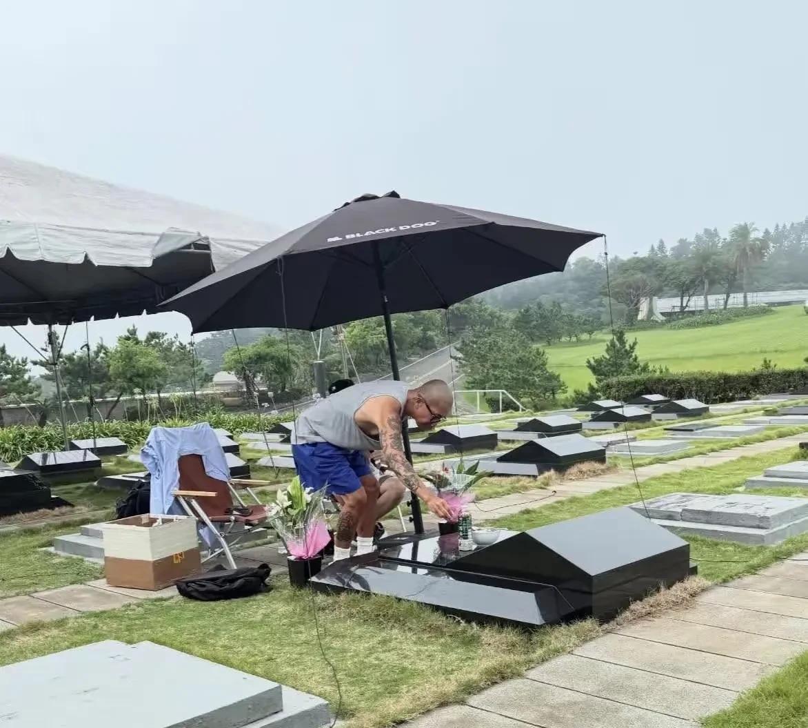 风雨无阻，像具俊晔这么痴情的男人还有吗？