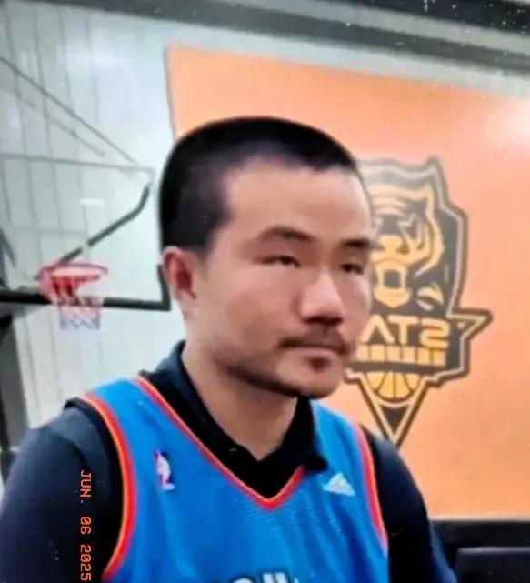 步行者绝杀，篮球名嘴徐静雨盛赞：哈利波顿，太邪性了吧！比肩乔丹科比，超过米勒，不