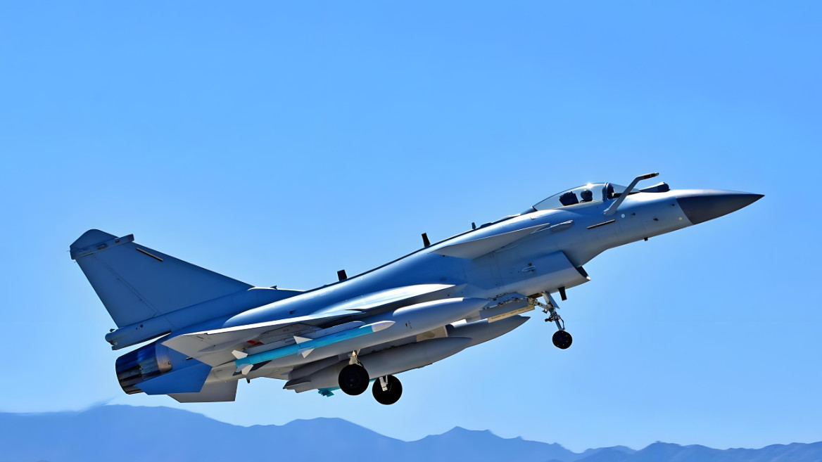 歼-10CE：中国战机的国际新名片