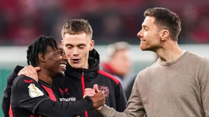 重磅换帅！安切洛蒂时代落幕 阿隆索携1.4亿维尔茨入主伯纳乌