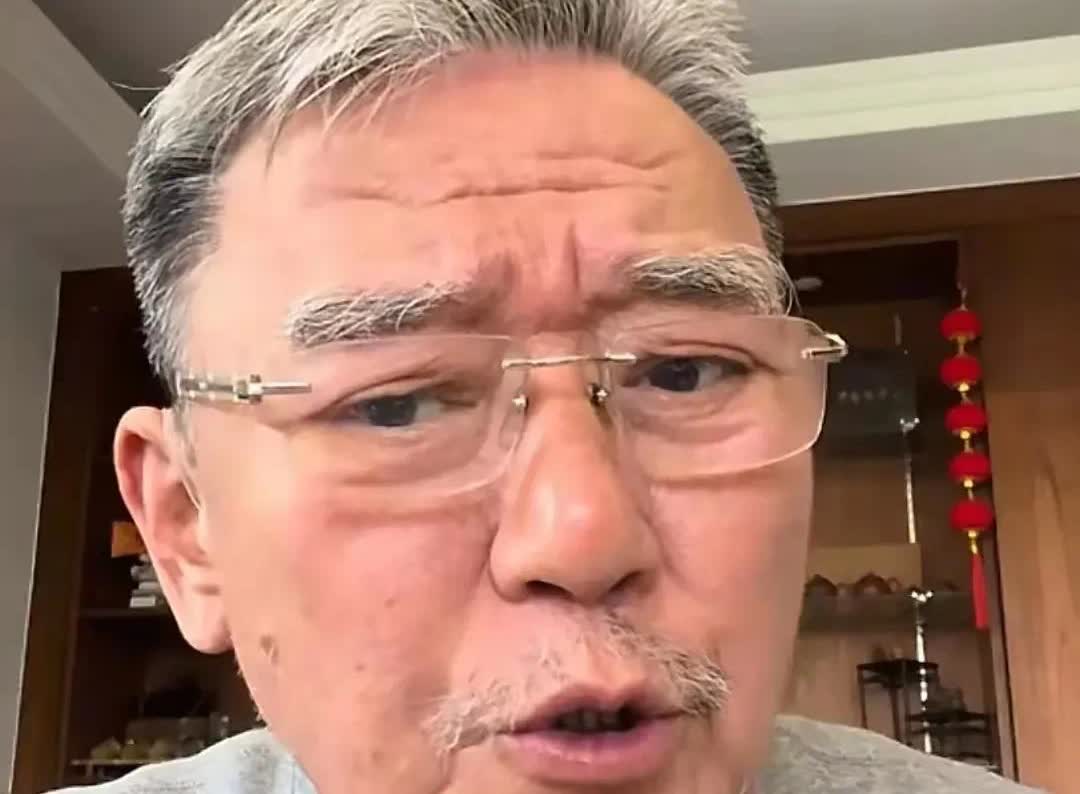 台湾艺人李立群在敏感期携全家前往海外度假。

尽管李立群早年间就一直在大陆发
