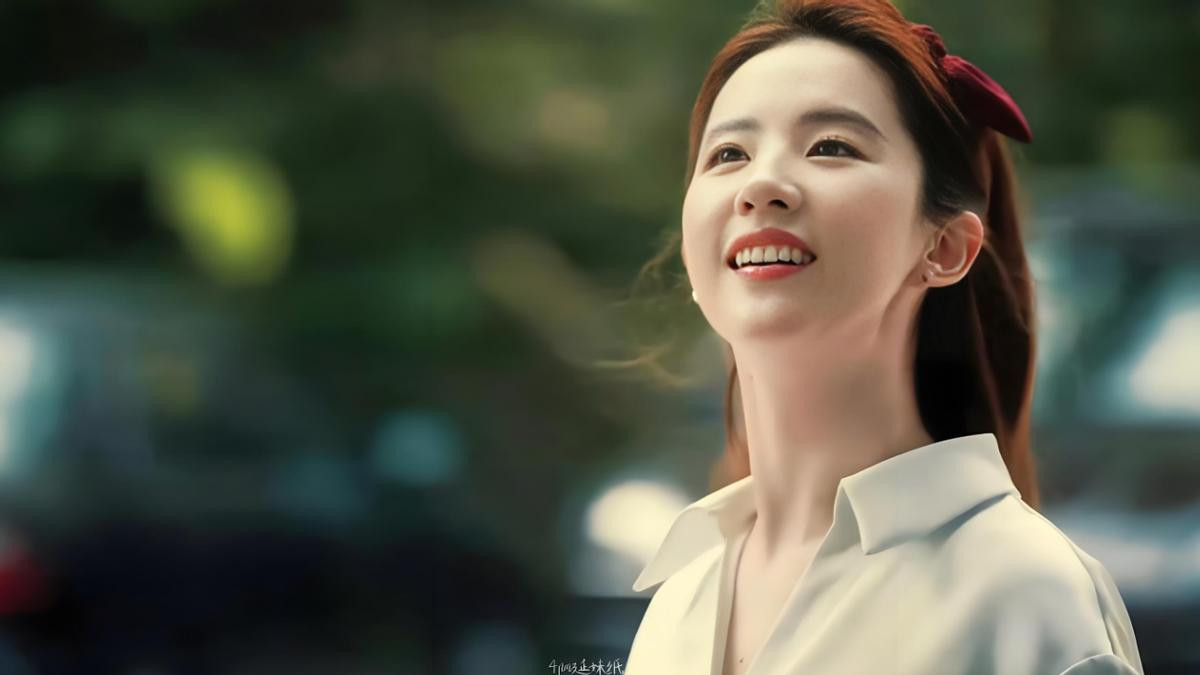外表是仙女，私下里却是“老烟枪”的10位女明星，刘亦菲出人意料