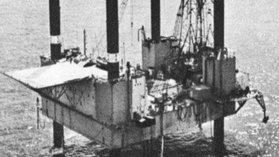 1979年渤海2号沉船事故发生，后副总理被记大过，石油部长被解职