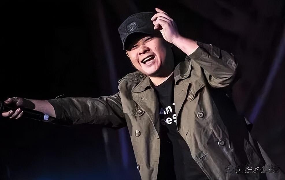 记者让刘德华评价刀郎的《罗刹海市》，刘德华称曾调侃刀郎：“下次出新歌，你免费帮我
