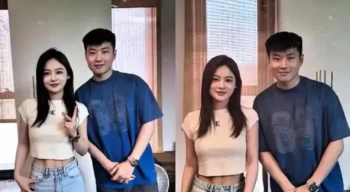 赵公子携女友助力誓灭囧哥
北京时间8月8日。2025年斯诺克沙特大师赛拉开帷幕