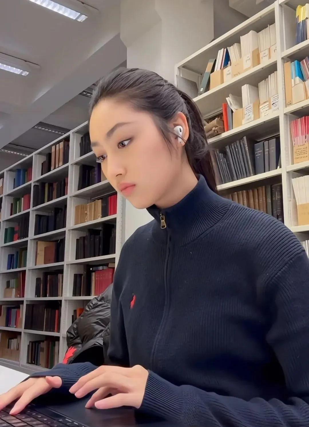 任达华和名模老婆琦琦的独生女任倩佳真的又漂亮又有才！她在个人社交平台晒出自己在伦
